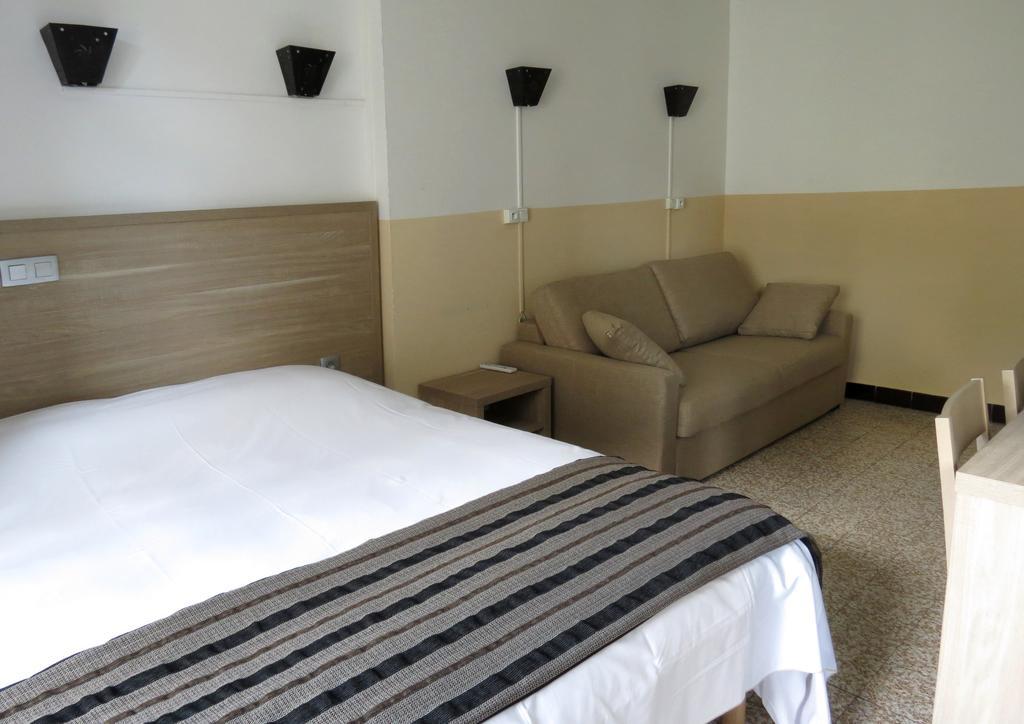 Hotel De La Citadelle Sisteron Room photo
