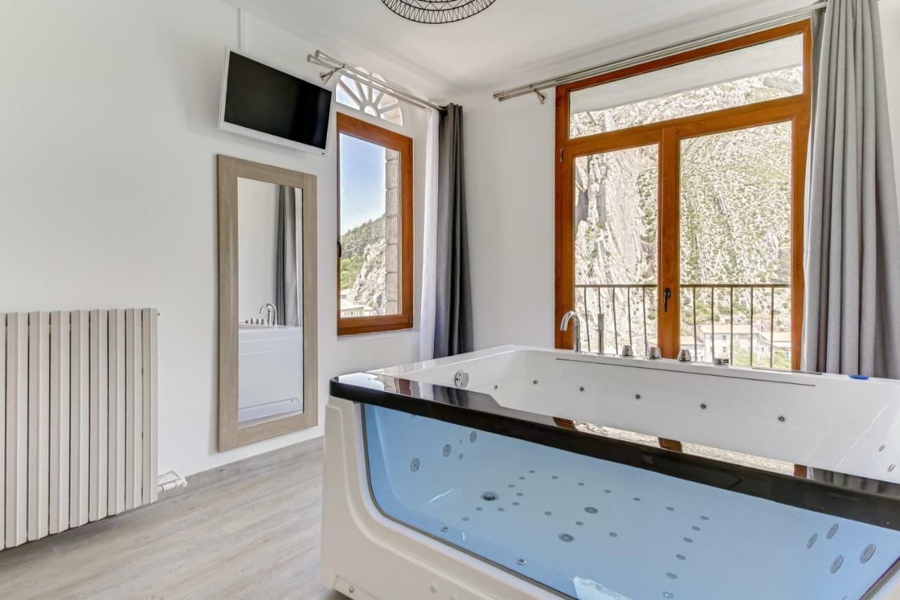 Hotel De La Citadelle Sisteron Exterior photo